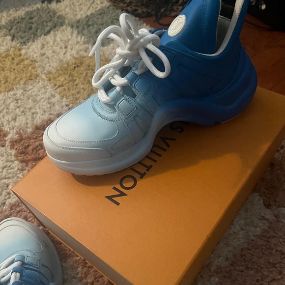 LV shoes - Picture 1 of 4